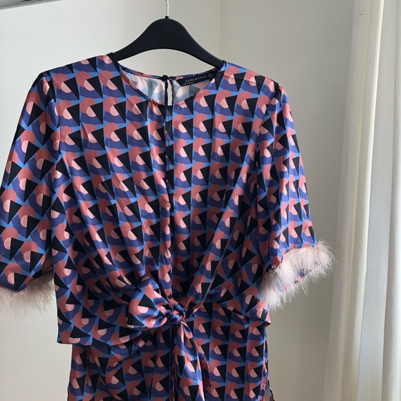 •NWOT• Zara Geo Print Feathered Blouse - Picture 2 of 6